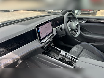 Used Volkswagen Passat 2025 for sale - 76312056: Photo 2