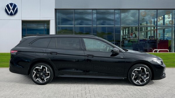 Used Volkswagen Passat 2025 for sale - 76312056: Photo 4