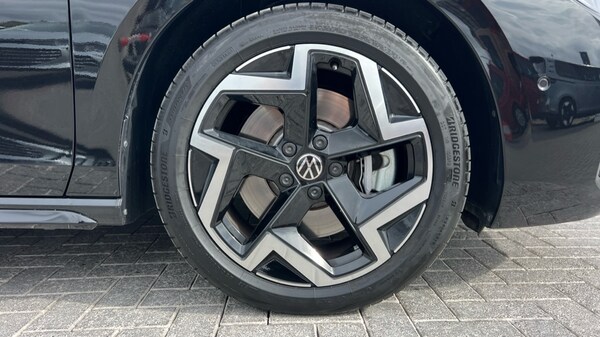 Used Volkswagen Passat 2025 for sale - 76312056: Photo 5
