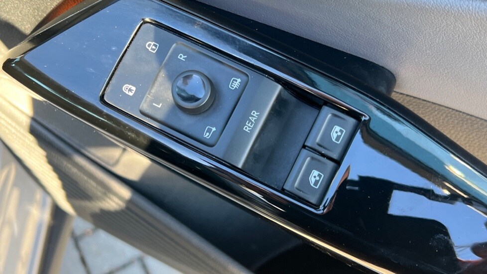 Used Volkswagen ID.4 2022 for sale - 76361973: Photo 41