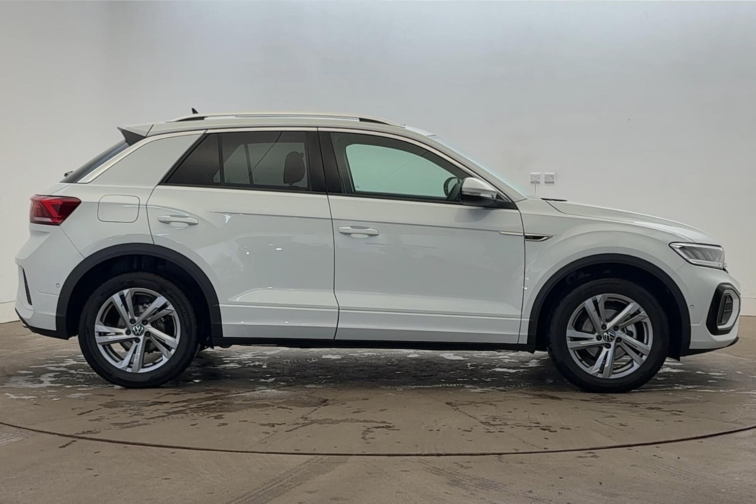 Used Volkswagen T-Roc 2025 for sale - 76874125: Photo 4
