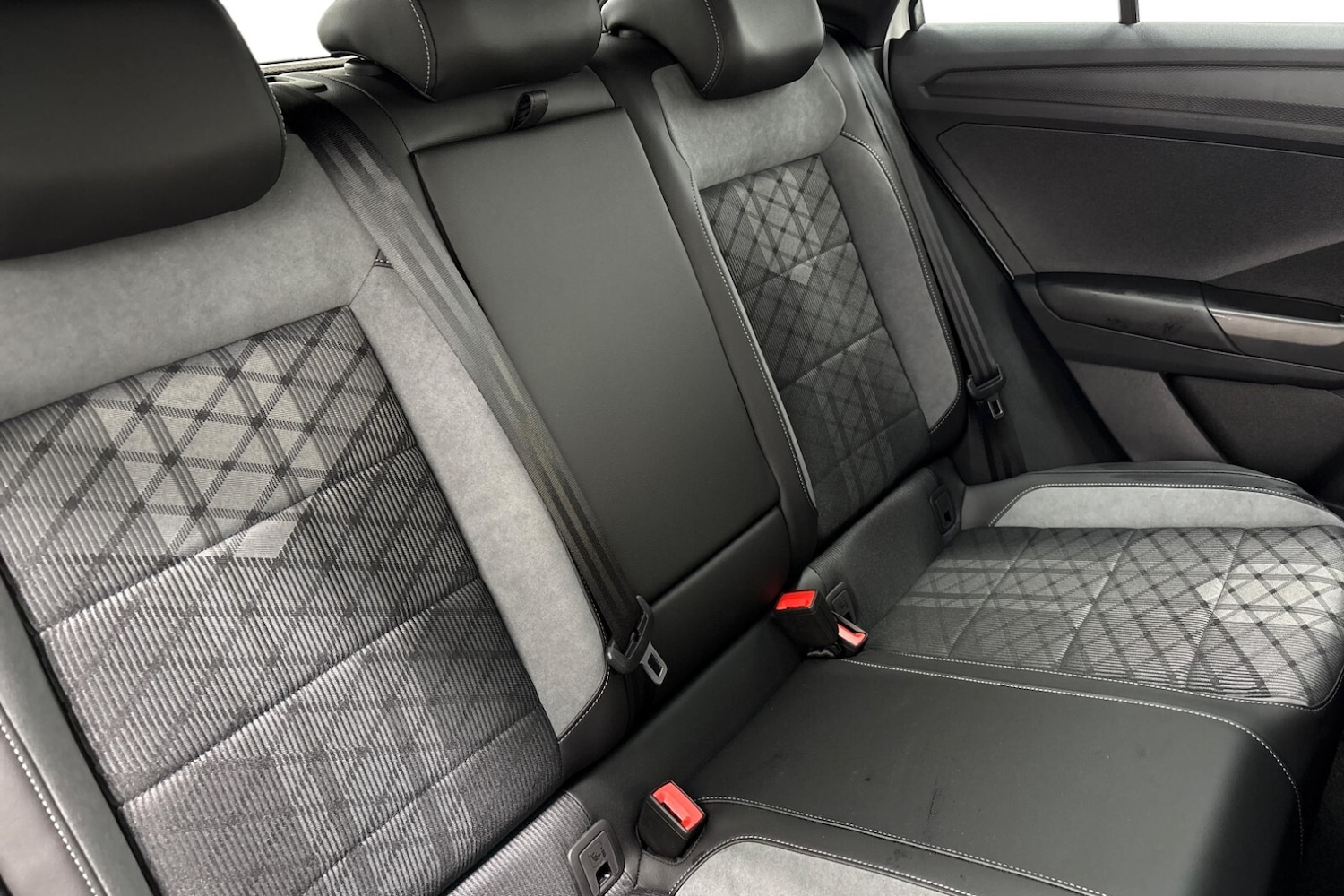 Used Volkswagen T-Roc 2025 for sale - 76874125: Photo 9