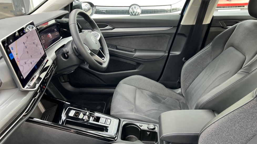 Used Volkswagen Golf 2024 for sale - 77036054: Photo 28