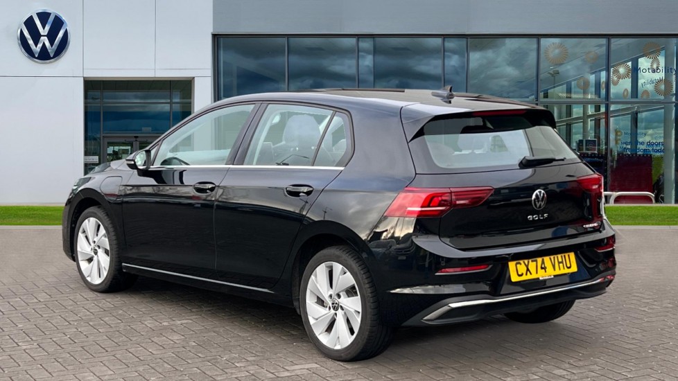 Used Volkswagen Golf 2024 for sale - 77036054: Photo 3