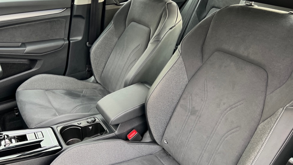 Used Volkswagen Golf 2024 for sale - 77036054: Photo 37