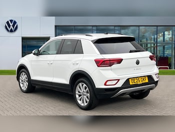 Used Volkswagen T-Roc 2025 for sale - 77042898: Photo