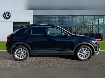 Used Volkswagen T-Roc 2025 for sale - 76691564: Photo