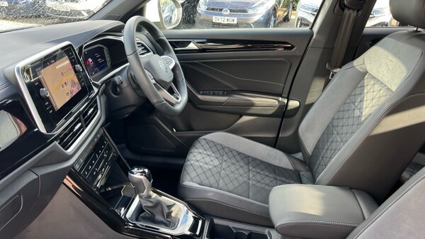 Used Volkswagen T-Roc 2025 for sale - 75843658: Photo 28