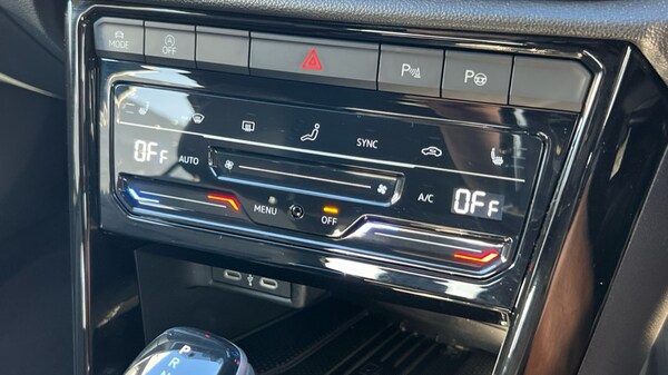 Used Volkswagen T-Roc 2025 for sale - 75843658: Photo 29