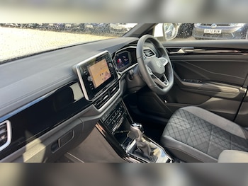 Used Volkswagen T-Roc 2025 for sale - 75843658: Photo 2