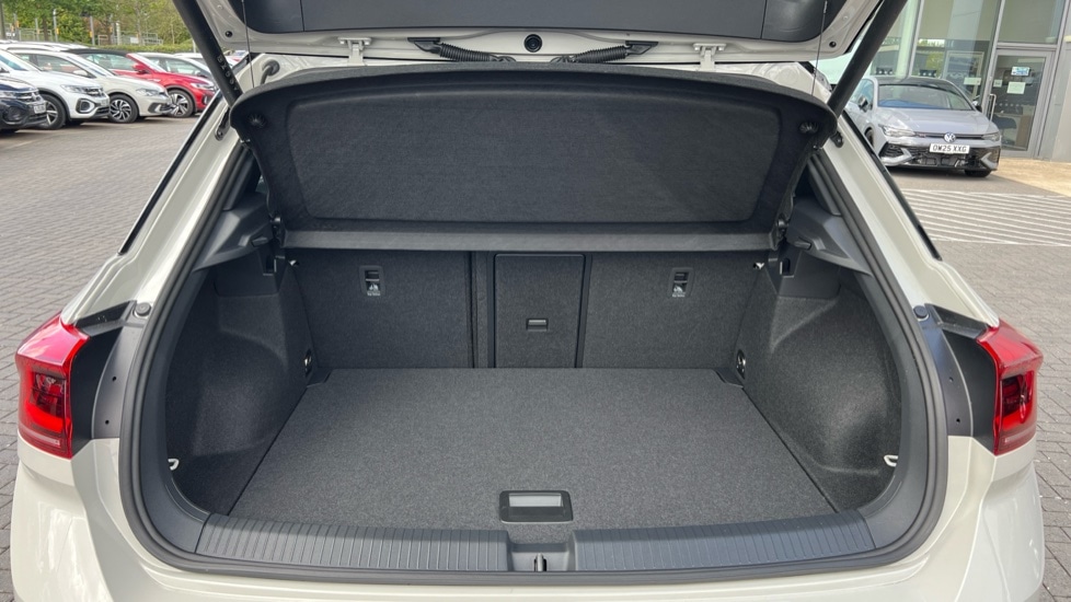 Used Volkswagen T-Roc 2025 for sale - 75910600: Photo 16