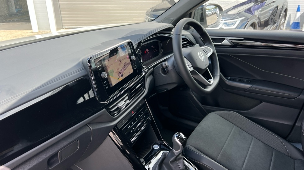 Used Volkswagen T-Roc 2025 for sale - 75910600: Photo 2