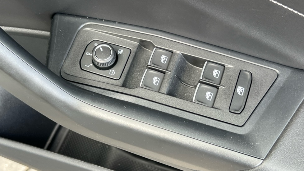 Used Volkswagen T-Roc 2025 for sale - 75910600: Photo 33