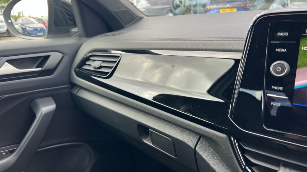 Used Volkswagen T-Roc 2025 for sale - 75910600: Photo 42