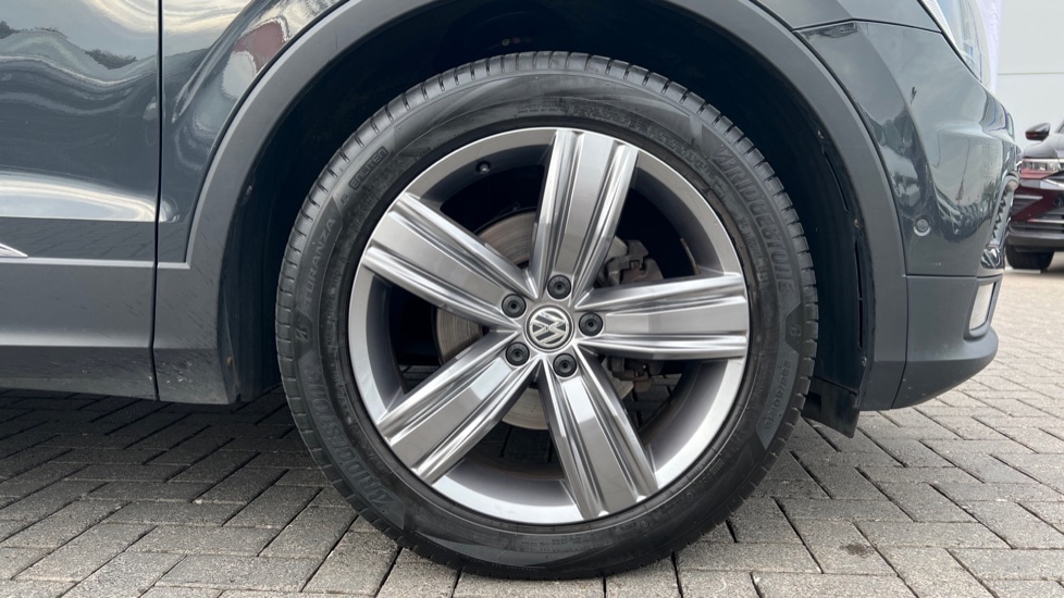 Used Volkswagen Tiguan 2019 for sale - 76092097: Photo 5