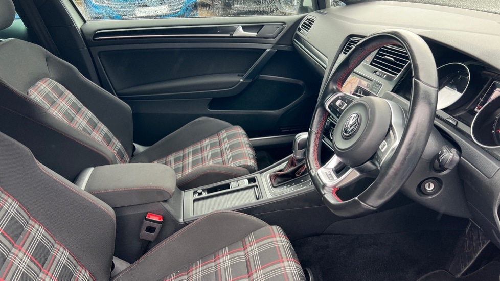 Used Volkswagen Golf 2017 for sale - 76881924: Photo 26