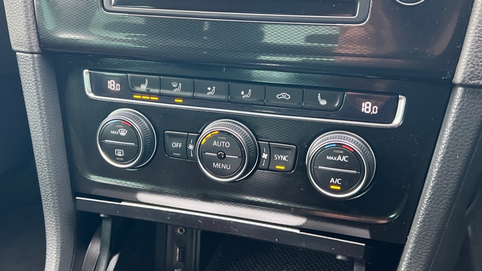 Used Volkswagen Golf 2017 for sale - 76881924: Photo 29