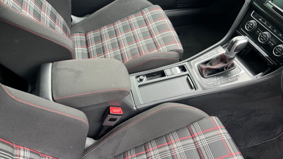 Used Volkswagen Golf 2017 for sale - 76881924: Photo 43