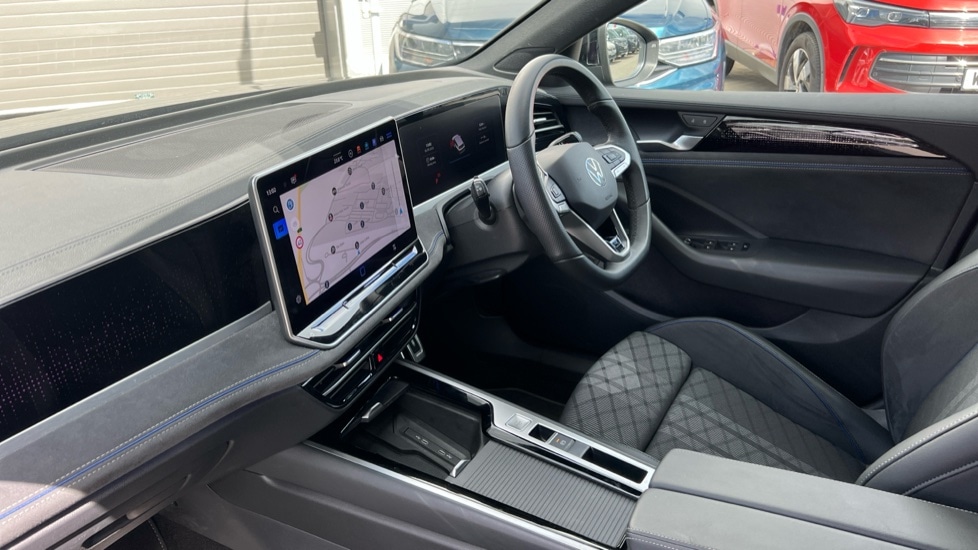 Used Volkswagen Passat 2025 for sale - 76021898: Photo 2