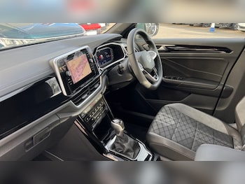 Used Volkswagen T-Roc 2025 for sale - 76452265: Photo