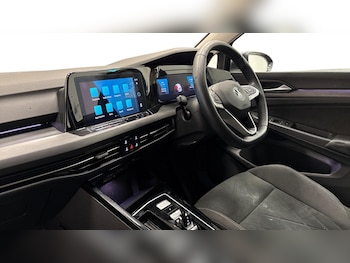 Used Volkswagen Golf 2022 for sale - 76901472: Photo