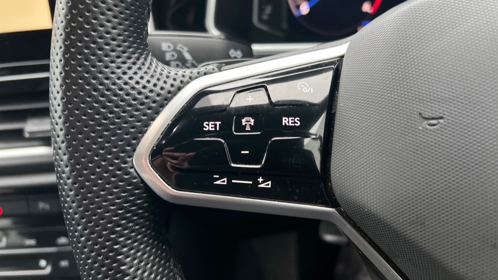 Used Volkswagen T-Roc 2022 for sale - 77042903: Photo 30