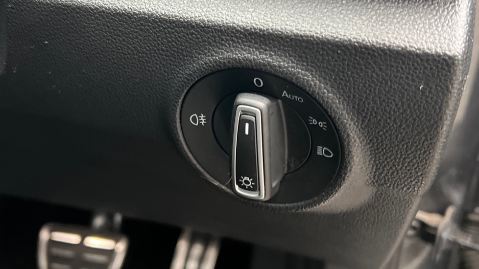 Used Volkswagen T-Roc 2022 for sale - 77042903: Photo 32