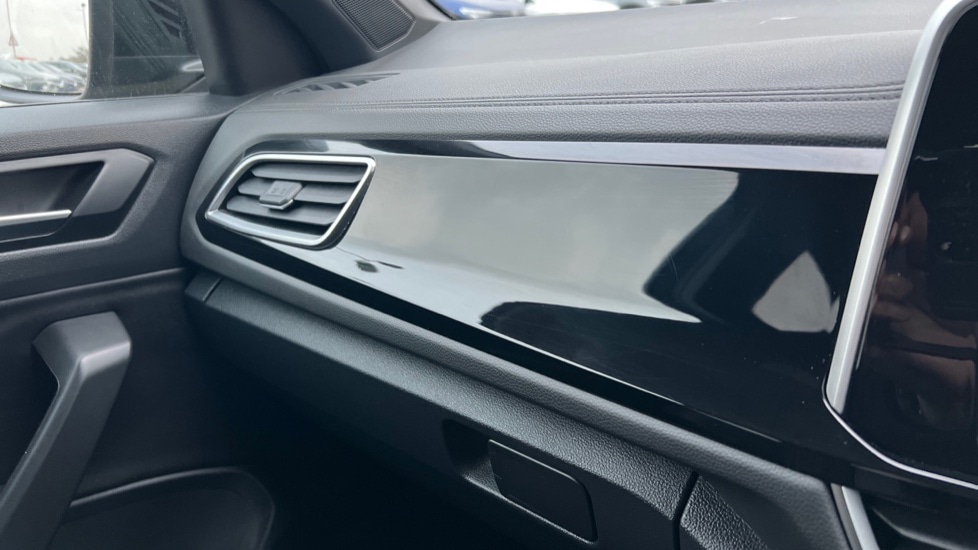 Used Volkswagen T-Roc 2022 for sale - 77042903: Photo 41