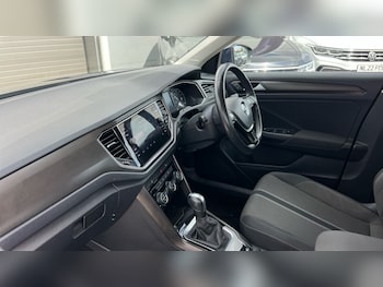 Used Volkswagen T-Roc 2019 for sale - 75735093: Photo