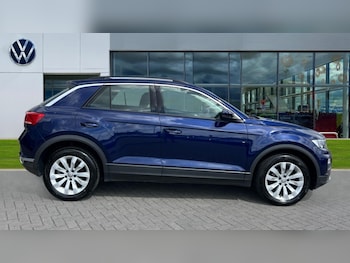 Used Volkswagen T-Roc 2019 for sale - 75735093: Photo