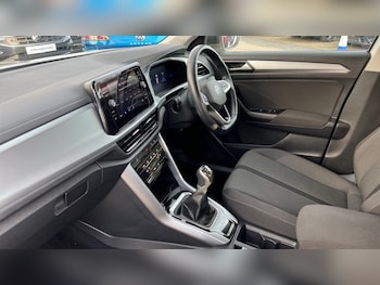 Used Volkswagen T-Roc 2022 for sale - 76452302: Photo