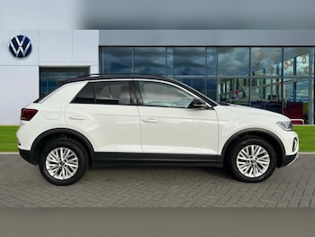 Used Volkswagen T-Roc 2022 for sale - 76452302: Photo