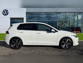 Used Volkswagen Golf 2025 for sale - 76475089: Photo