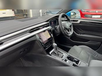 Used Volkswagen Arteon 2024 for sale - 76452297: Photo