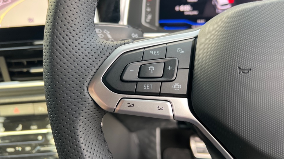 Used Volkswagen T-Roc 2025 for sale - 76773298: Photo 41