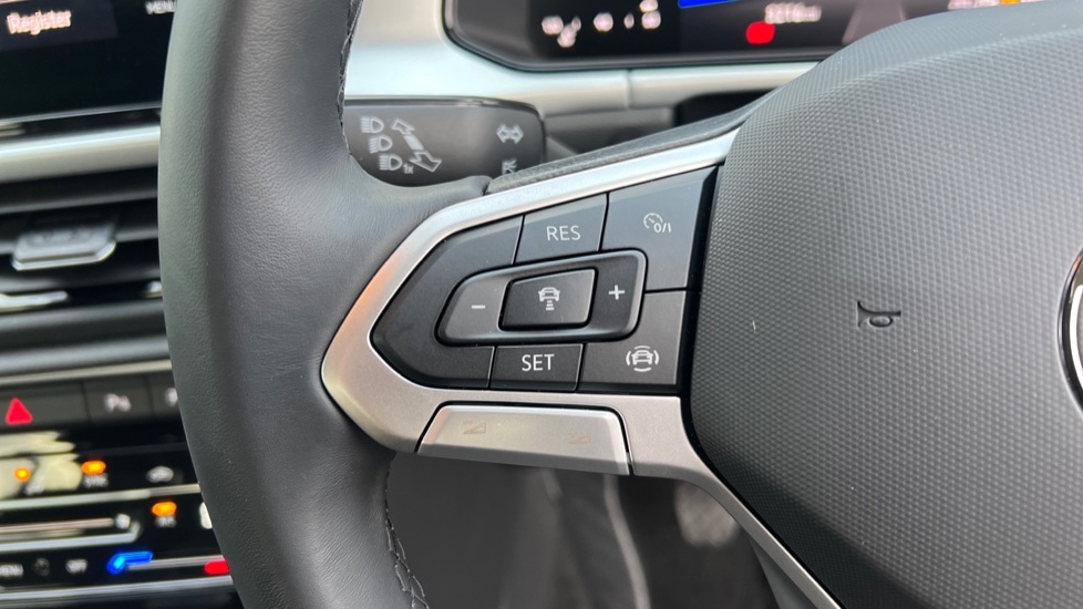 Used Volkswagen T-Roc 2025 for sale - 77067925: Photo 30