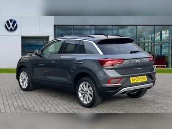 Used Volkswagen T-Roc 2025 for sale - 77067925: Photo