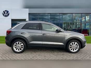 Used Volkswagen T-Roc 2025 for sale - 77067925: Photo