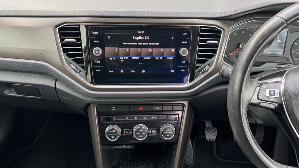 Used Volkswagen T-Roc 2019 for sale - 76523573: Photo 13