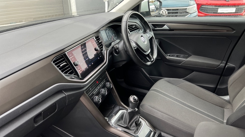 Used Volkswagen T-Roc 2019 for sale - 76523573: Photo 2