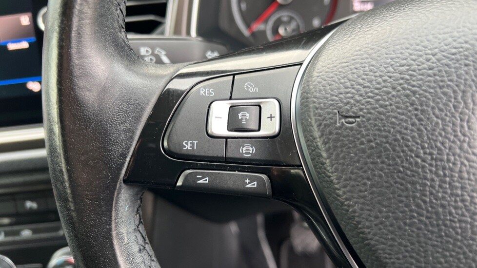 Used Volkswagen T-Roc 2019 for sale - 76523573: Photo 30