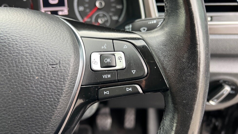 Used Volkswagen T-Roc 2019 for sale - 76523573: Photo 31