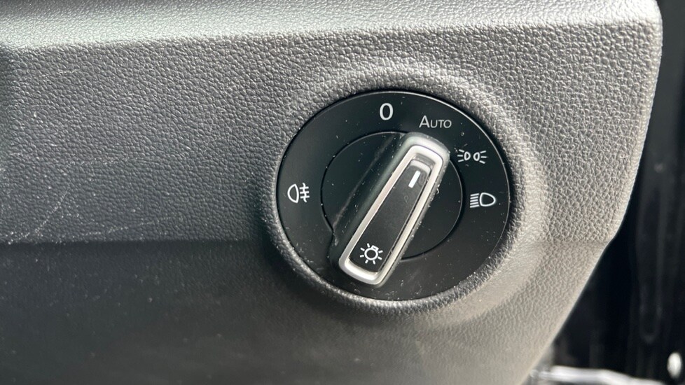 Used Volkswagen T-Roc 2019 for sale - 76523573: Photo 32