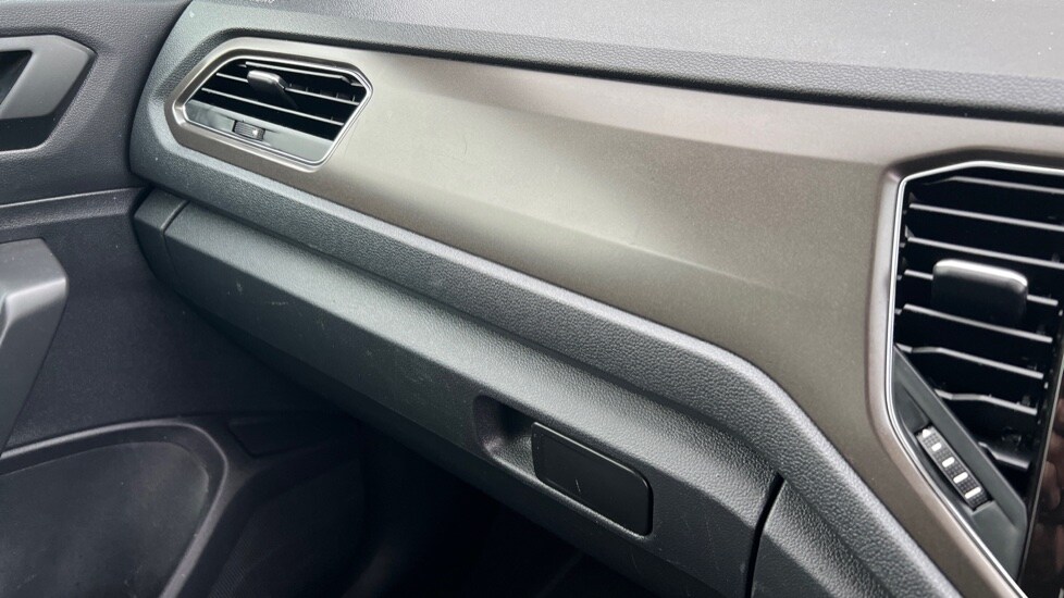 Used Volkswagen T-Roc 2019 for sale - 76523573: Photo 42