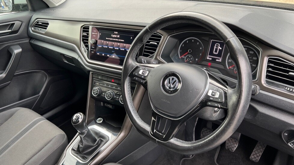 Used Volkswagen T-Roc 2019 for sale - 76523573: Photo 6
