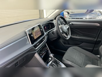 Used Volkswagen T-Roc 2025 for sale - 75763290: Photo