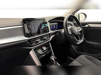 Used Volkswagen T-Roc 2022 for sale - 76842181: Photo