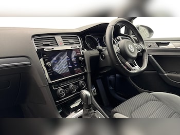 Used Volkswagen Golf 2020 for sale - 76221733: Photo 2