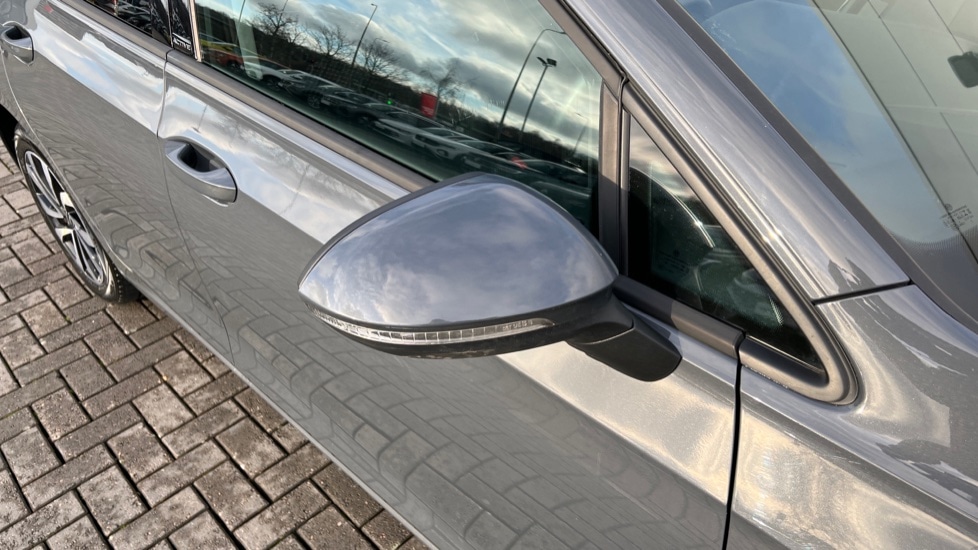 Used Volkswagen Golf 2022 for sale - 77036066: Photo 46