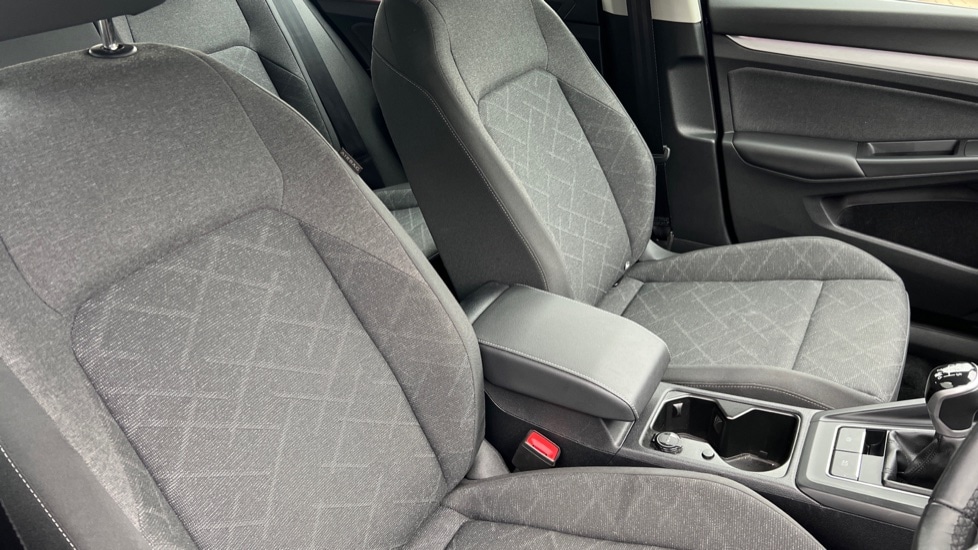 Used Volkswagen Golf 2024 for sale - 76276265: Photo 36